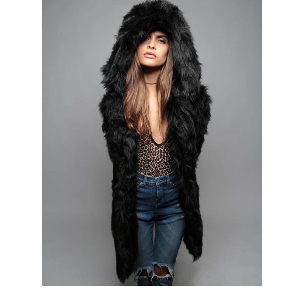 Spirit hoods black wolf coat fur